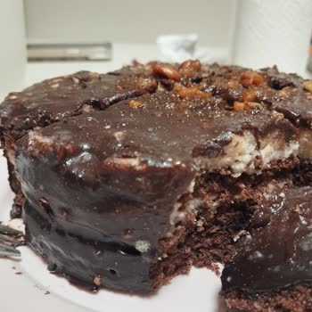 Küflü Pasta İle Doğum Günü Kabusu