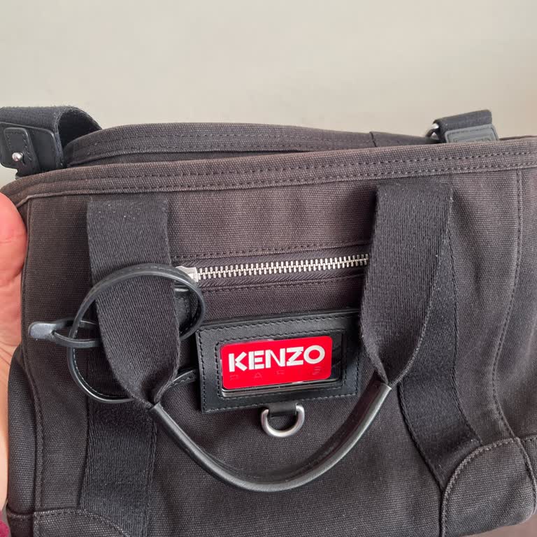 Vetrina Kanvas Çantanın Renk Solması Ve Mağaza İlgisizliği