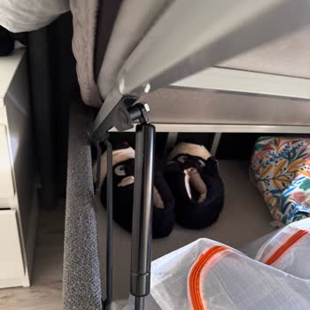 Lova Yatak 36 Günlük Bekleyiş: Kırık Baza Ve Eksik Parçalar