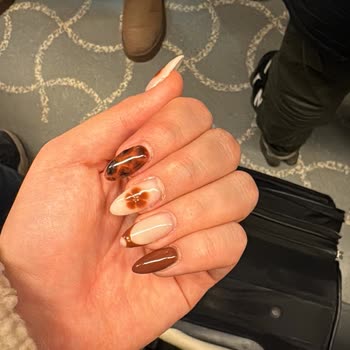 Protez Tırnak Hizmetinde Hayal Kırıklığı Ve Sağlık Sorunları