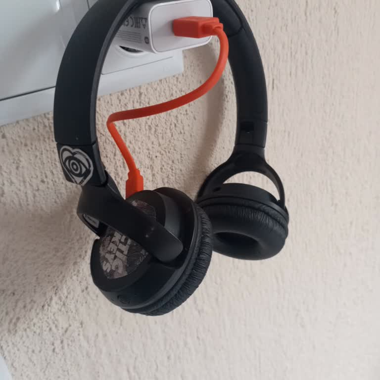 JBL Kulaklık Şarj Sorunu: Çözüm Bekliyorum
