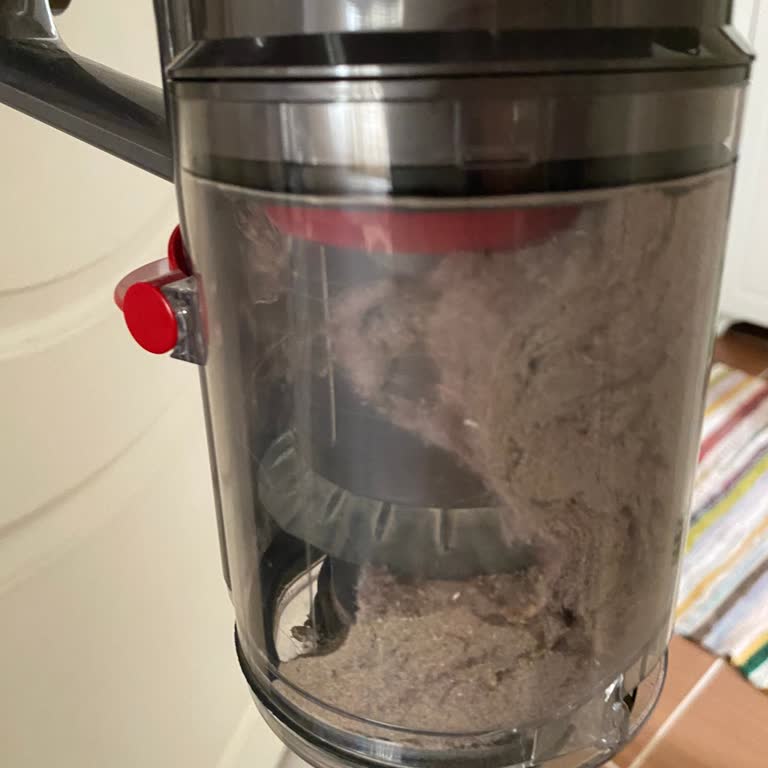 Dyson Süpürgemin Hazne Sorunu Çözülmüyor