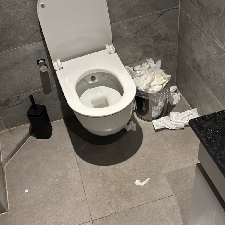 Hijyen Sorunu: Gloria Jean's Ayvalık Tuvaletleri Temizlenmeli