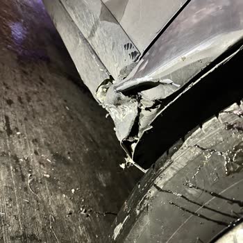 Opet'teki Mazgal Sorunu Ve Nezaketsiz Hizmet