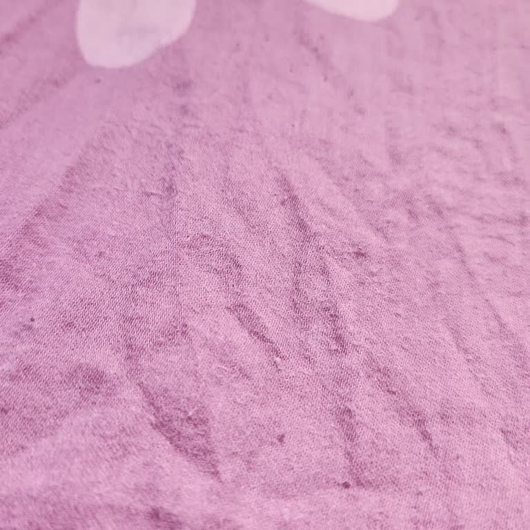 Taç Nevresim Takımında Kalite Düşüşü: Tüylenme Ve Renk Solması Sorunu