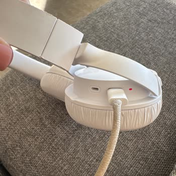 JBL Kulaklık Şarj Oluyor Ama Açılmıyor, Ne Yapmalıyım?