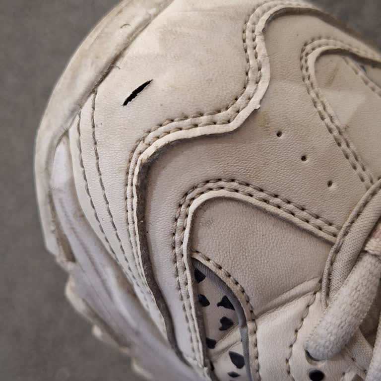 Skechers Ayakkabıda Beklenmedik Kusur