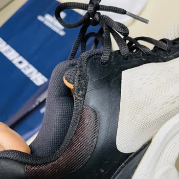 Skechers Ayakkabıda Beklenmedik Yırtılma Sorunu