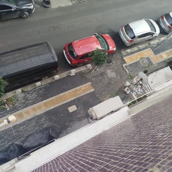 Şirinevler'deki Tehlikeli Kazı Çalışması