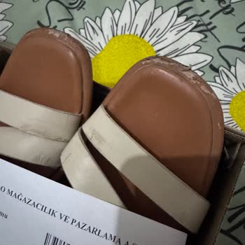 Kalitesiz Sandalet Ve Yetersiz Müşteri Hizmeti