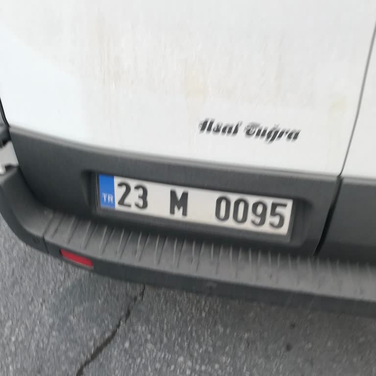 Minibüs Şoförünün Tehlikeli Ve Saygısız Davranışları