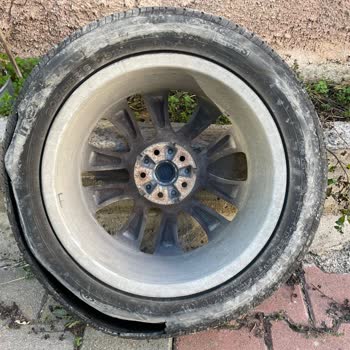 Lastiklerin Hızlı Aşınması Ve Güvenlik Riski