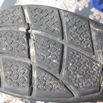 Su Geçirmez Ayakkabılarda Taban Sorunu