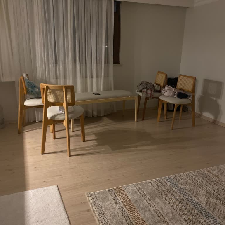 Vivense'den Alınan Masa Ve Sandalyelerde Süreklilik Arz Eden Sorunlar