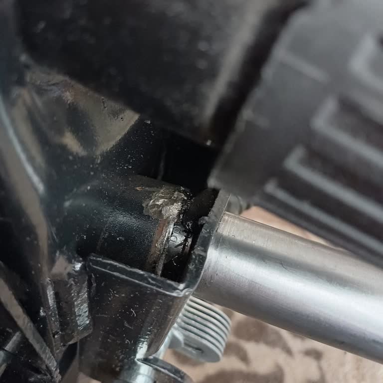 Garanti Dışı Bırakılan Kırık Oyuncu Koltuğu