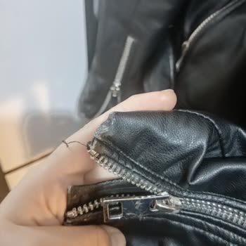 Zara'dan Aldığım Deri Ceket 1 Ayda Çöp Oldu