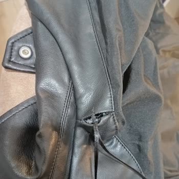 Zara'dan Aldığım Deri Ceket 1 Ayda Çöp Oldu