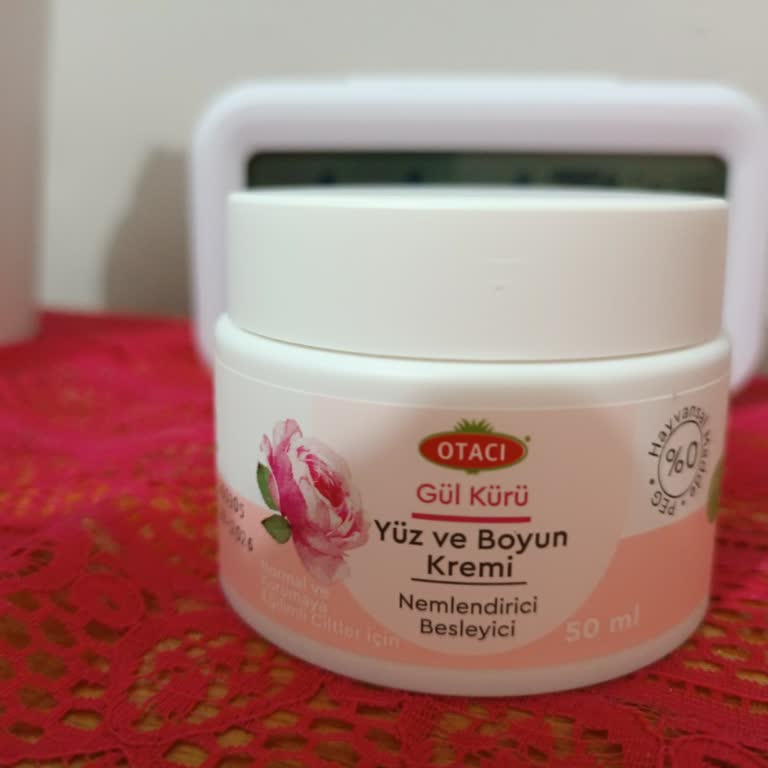 Otacı Yüz Kremi: Beklenmedik Sivilce Problemi Ve Hayal Kırıklığı