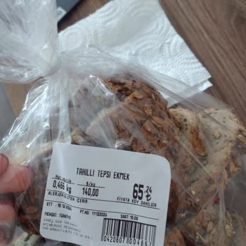 Paketlenmiş Ekmeğin İçinden Tel Çıktı: Sağlık Riski!