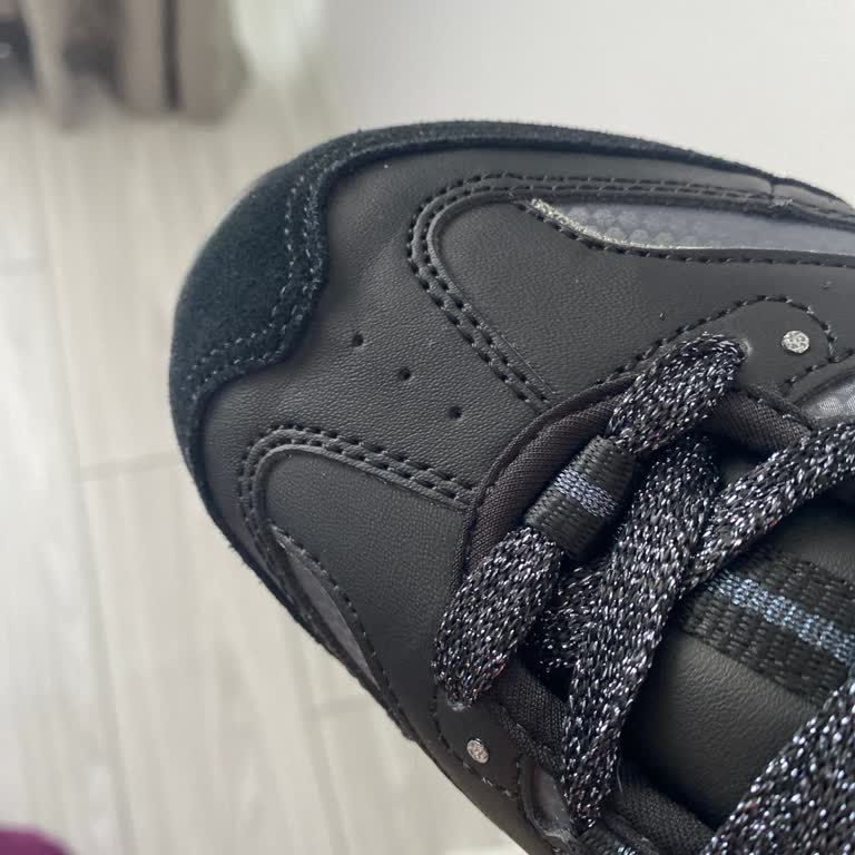 Skechers Ayakkabıda Beklenmedik Genişleme Ve Kalıp Sorunu
