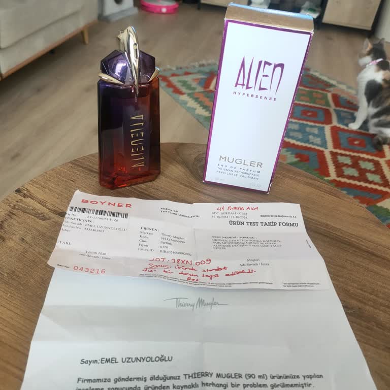 Kalıcı Olmayan Parfüm Ve İlgisiz Müşteri Hizmetleri