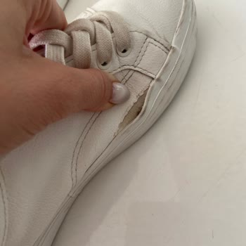 Zara'dan Aldığım Ayakkabının Kenarları Açıldı, İade Taleplerim Göz Ardı Edildi