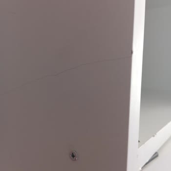 Trendyol'dan Gelen Çatlak Ve Eksik Parçalı Dolap Hayal Kırıklığı