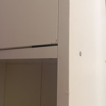 Trendyol'dan Gelen Çatlak Ve Eksik Parçalı Dolap Hayal Kırıklığı