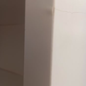 Trendyol'dan Gelen Çatlak Ve Eksik Parçalı Dolap Hayal Kırıklığı