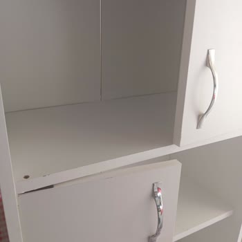 Trendyol'dan Gelen Çatlak Ve Eksik Parçalı Dolap Hayal Kırıklığı