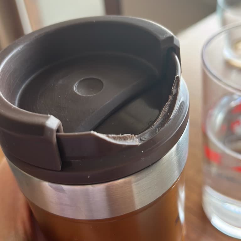 Stanley Termosun Kapağı Sızıntı Yapıyor Ve Müşteri Hizmetleri Yanıt Vermiyor