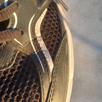 Koşu Ayakkabısı Yerine İşkence Ayakkabısı!