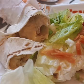 Tavada Tavuk Tavuklu Wrap'ta Hijyen Sorunu Ve İlgisiz Davranış