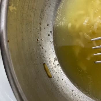 Noodle Üzerindeki Kurtçuklar: Sağlık Tehdidi