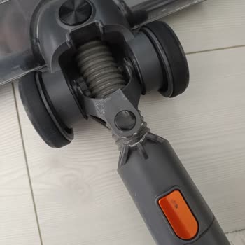 Fakir Dikey Şarjlı Süpürge: Sürekli Kırılan Plastik Parçalar Ve Servis Sorunları