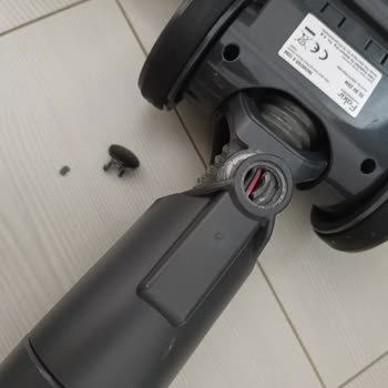 Fakir Dikey Şarjlı Süpürge: Sürekli Kırılan Plastik Parçalar Ve Servis Sorunları