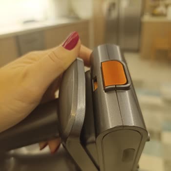 Fakir Dikey Şarjlı Süpürge: Sürekli Kırılan Plastik Parçalar Ve Servis Sorunları