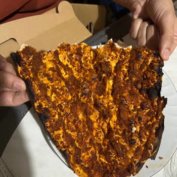 Habiboğlu Yanık Ve Kurumuş Lahmacunlar İçin Ödenen Fahiş Fiyat