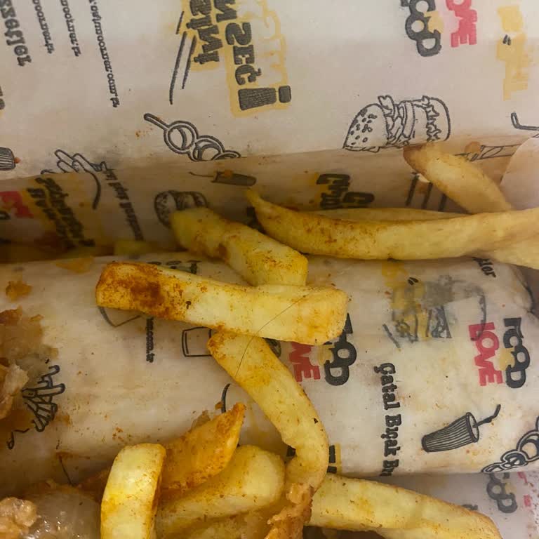 Kıllı Yemek Ve İlgisiz Müşteri Hizmeti Şikayeti