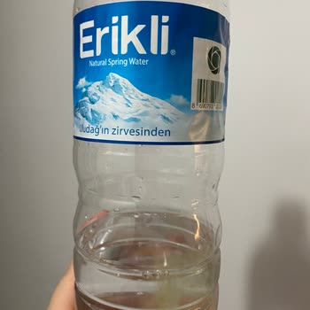 Erikli Su Şişesinde Şok Edici Yosun Problemi