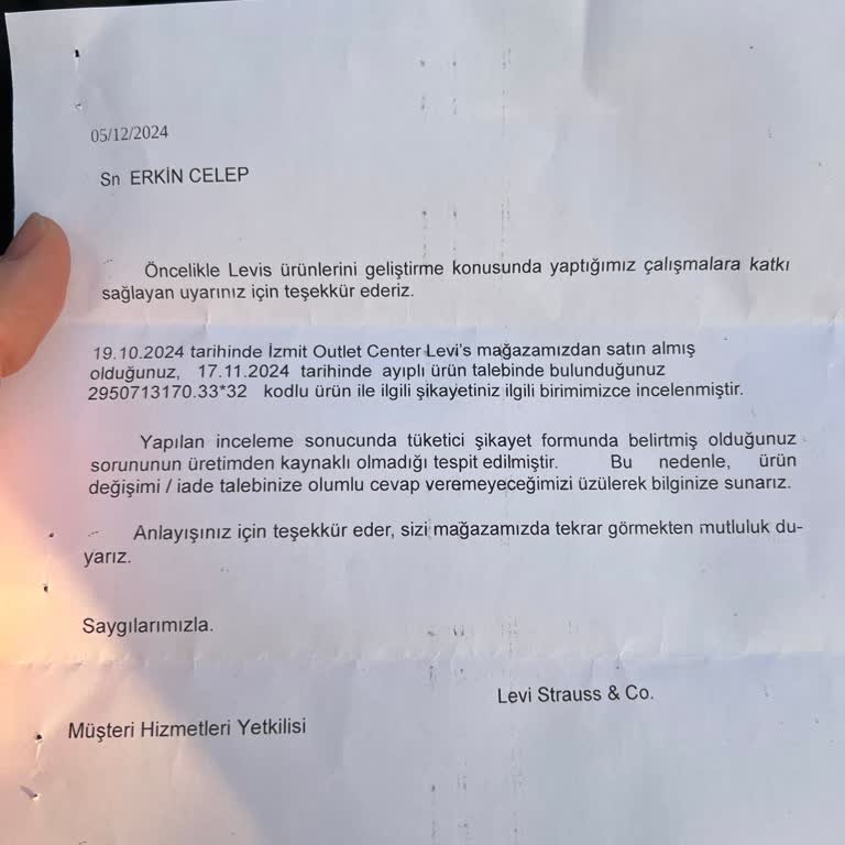 Levis Pantolonun Fermuarındaki Belirgin İz Ve Değişim Sorunu