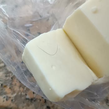 BİM'de Satılan Peynirden Kıl Çıktı Üretim Koşulları Şüpheli