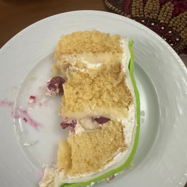 Doğum Günü Pastası Kabusu: Geç Teslimat Ve Fahiş Fiyat