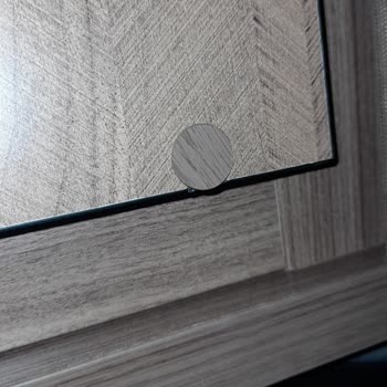 Kusurlu Dolap Kapağı İle Aldatıldık