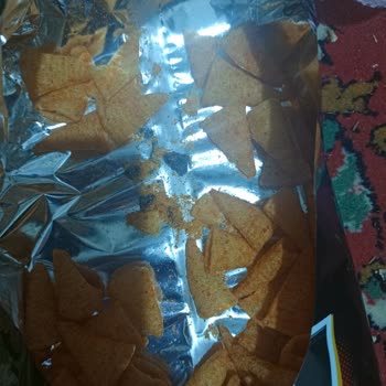 Patos Cips Paketinden Çıkan Siyah Maddeler