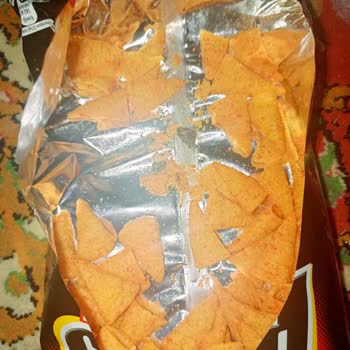 Patos Cips Paketinden Çıkan Siyah Maddeler