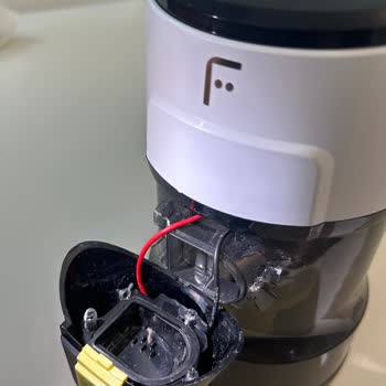 Hediye Süpürge Kırıldı: Çözüm Bekliyorum