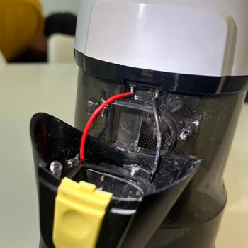 Hediye Süpürge Kırıldı: Çözüm Bekliyorum