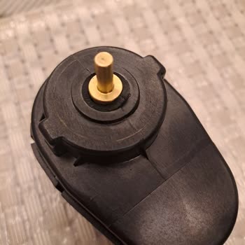 Warmhaus Petek Motoru Parçası Kırıldı: Acil Yardım Bekliyorum