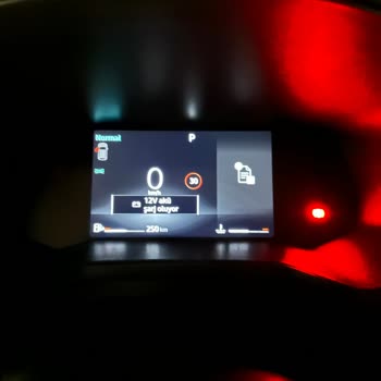 Yeni Renault Clio'da Sürekli Akü Uyarısı Ve Boya Sorunları